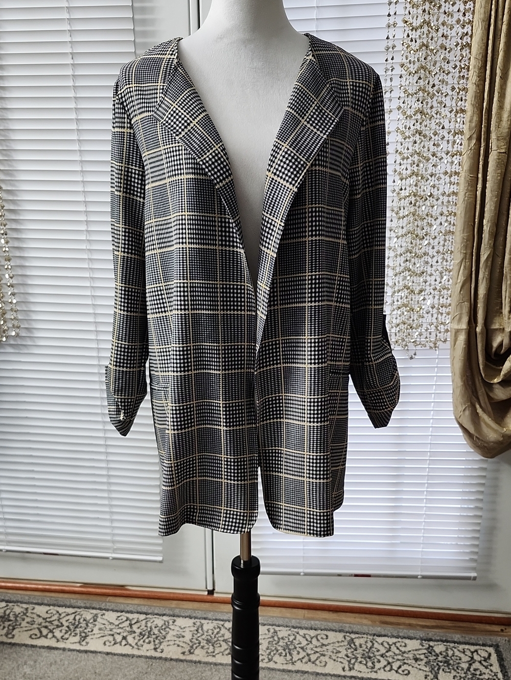 Soho Apparel Black & Cream Plaid Open-Front Blazer